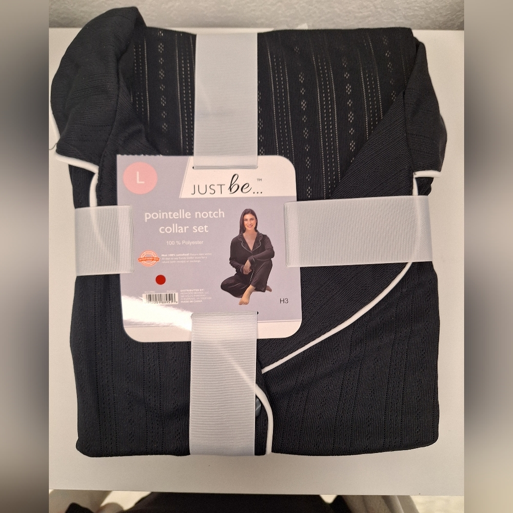 Pointelle Notch collar womens pajama set- New in package